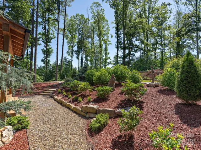 $860,000 | 434 Creek Side Drive, Mills River, NC 28759