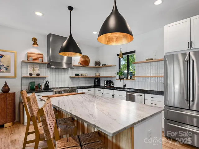 $860,000 | 434 Creek Side Drive, Mills River, NC 28759