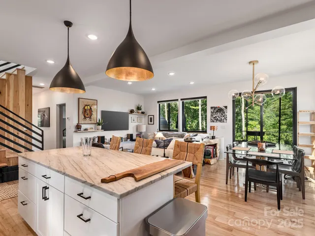 $860,000 | 434 Creek Side Drive, Mills River, NC 28759