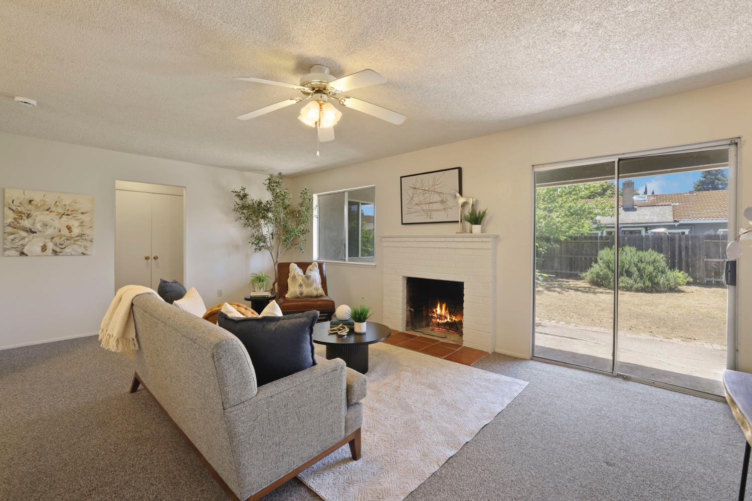 1118 Fallbrook Drive Stockton, CA 95210 - Photo 5 of 38 Gallery Image 5