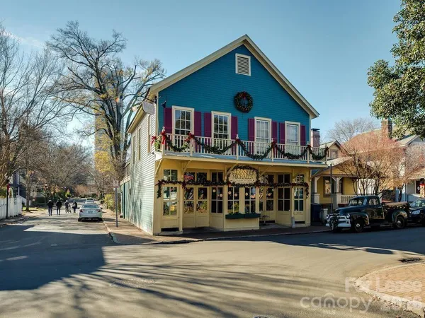 $1,825 | 406 West 9th Street, Unit 301, Charlotte, NC 28202