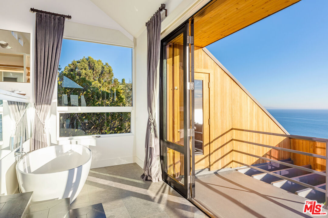 3900 Villa Costera Malibu, CA 90265 - Photo 22 of 43