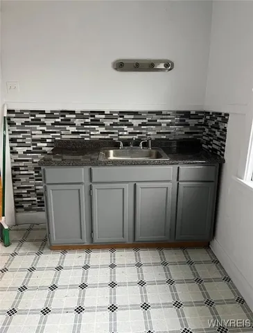 $1,000 | 113 Wilkes Avenue, Unit 2, Buffalo, NY 14215