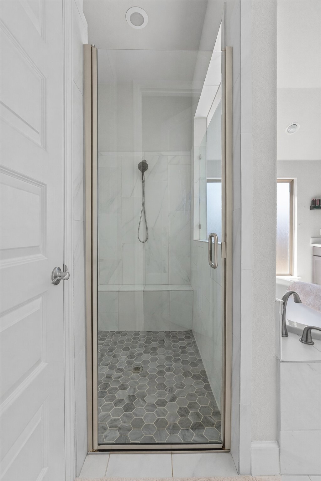 101 Pienza Drive Georgetown, TX 78628 - Photo 23 of 40 a bathroom with a shower