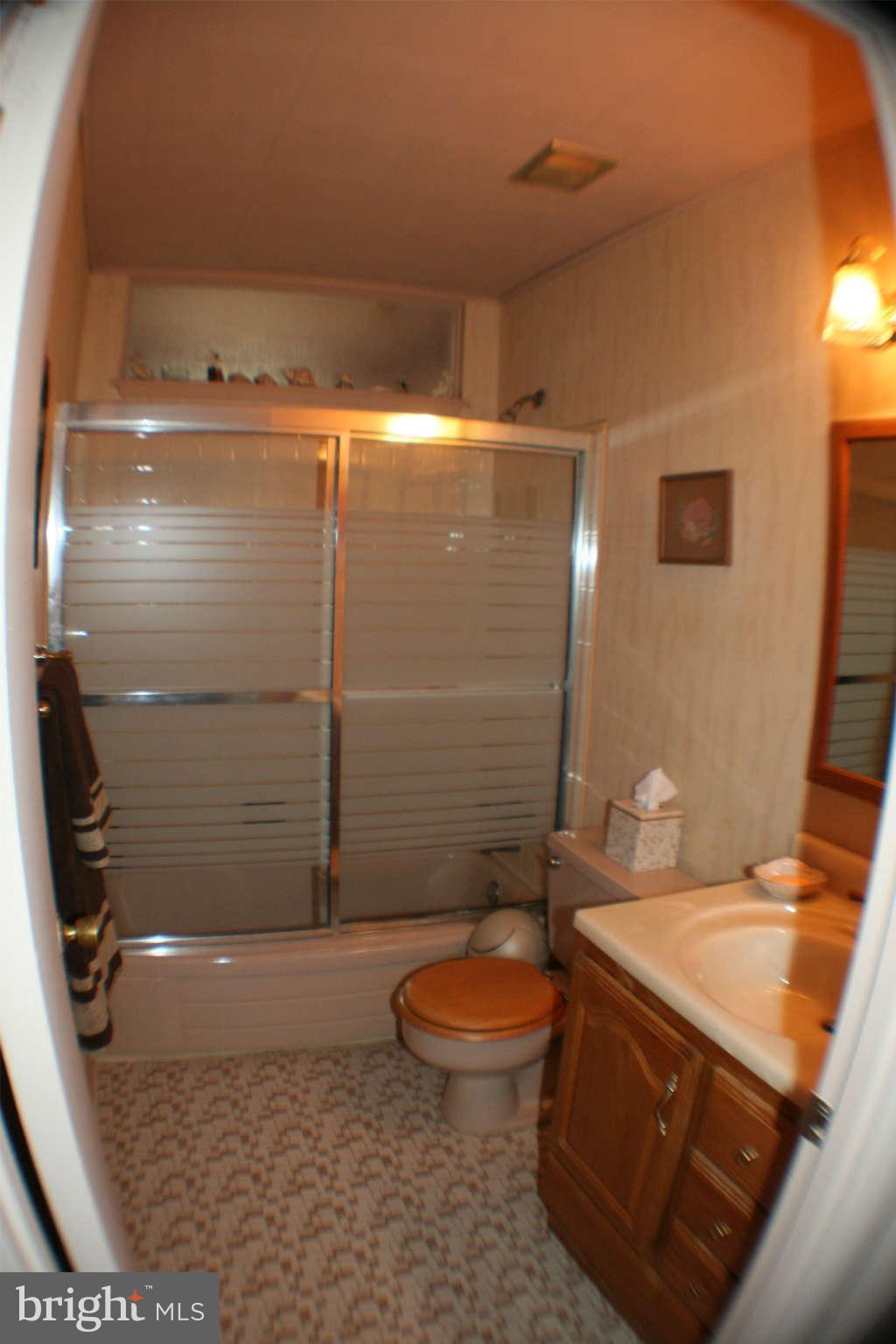 10100 Charington Road Cockeysville, MD 21030 - Photo 12 of 27 Full%20Bath%20on%20Main%20Level