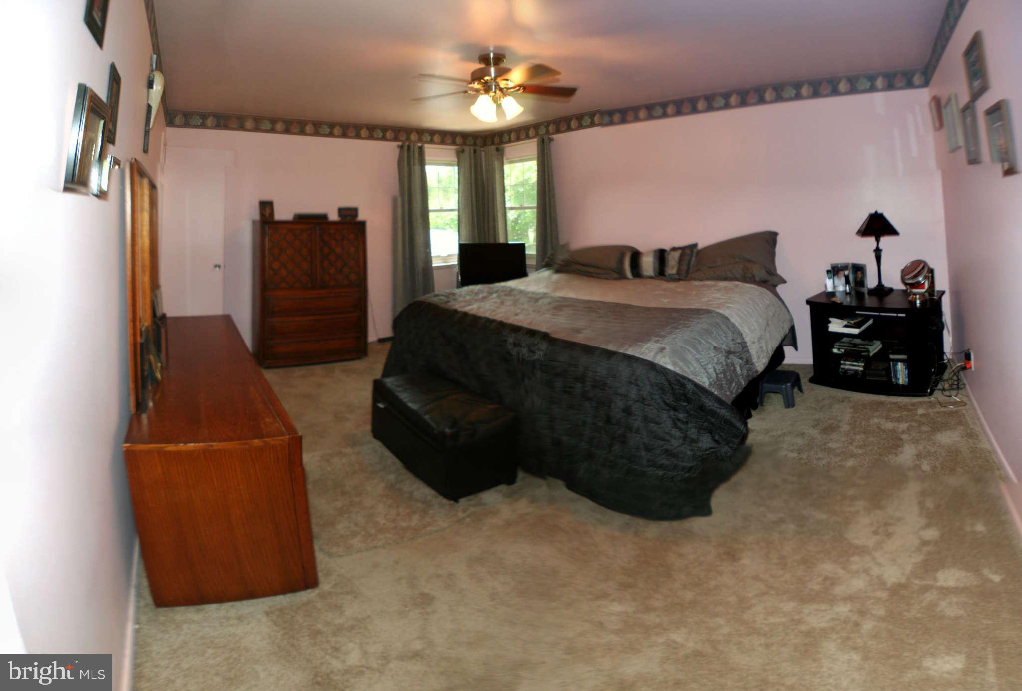 Bedroom (Master)