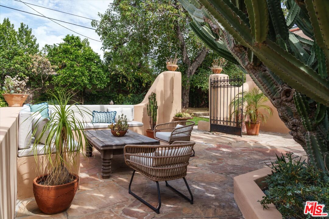 2414 4th Avenue Los Angeles, CA 90018 - Photo 19 of 39 Gallery Image 19