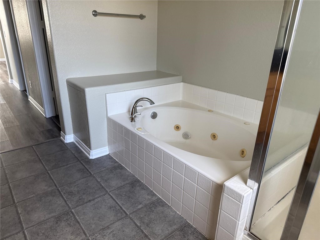 1742 Edmon Way Riverside, CA 92501 - Photo 14 of 40 Gallery Image 14