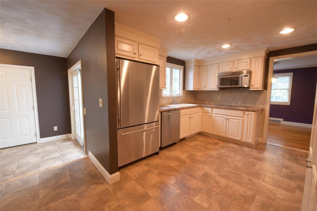 1408 Chopmist Hill Road Scituate, RI 02857 - Photo 11 of 30 Gallery Image 11