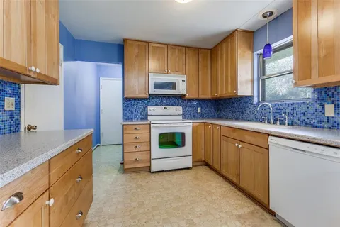 $325,000 | 12018 Sunland Street, Dallas, TX 75218