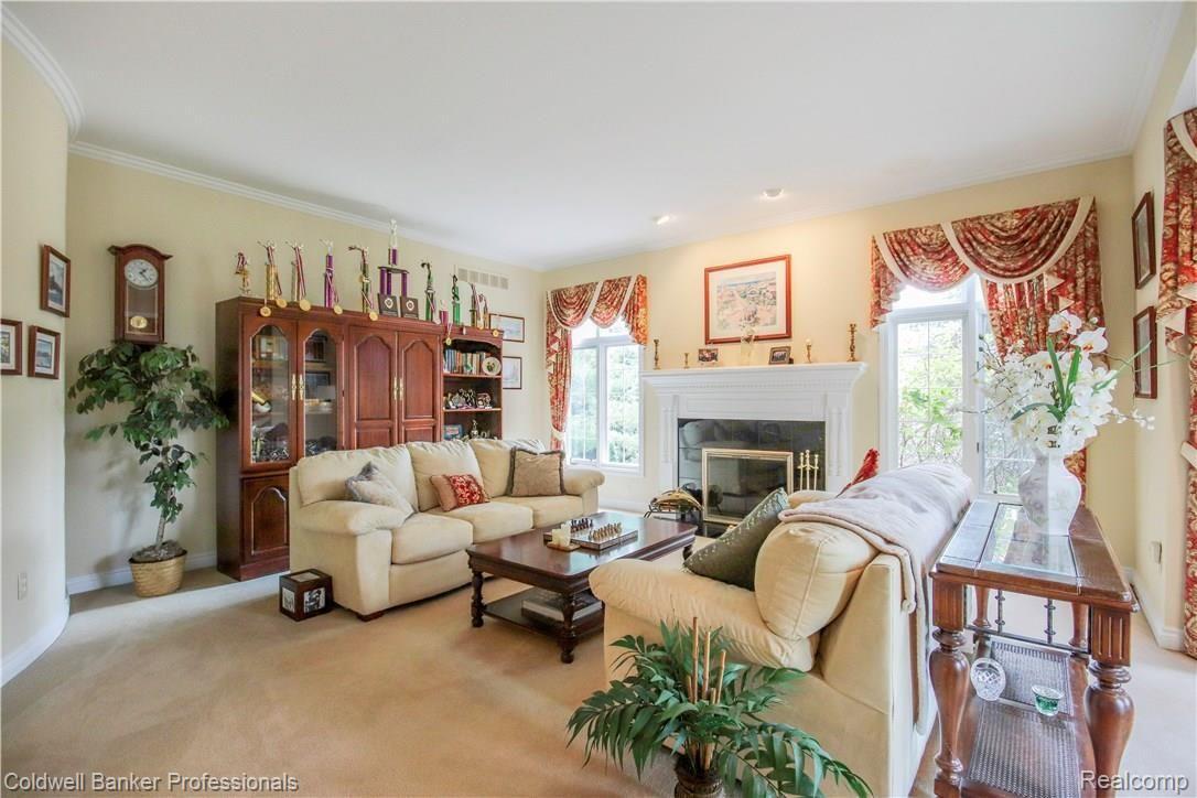 3871 Walnut Brook Drive Rochester, MI 48309 - Photo 4 of 32 4.jpg