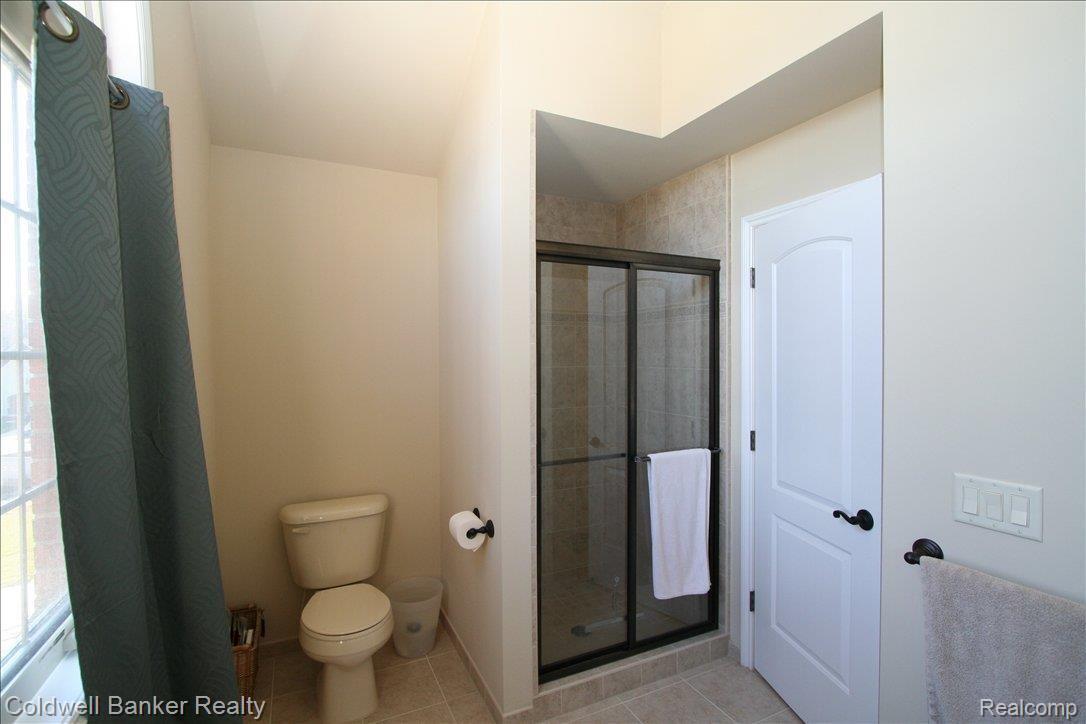 23615 Dunston Road Novi, MI 48375 - Photo 15 of 21 Mstr Bath 3