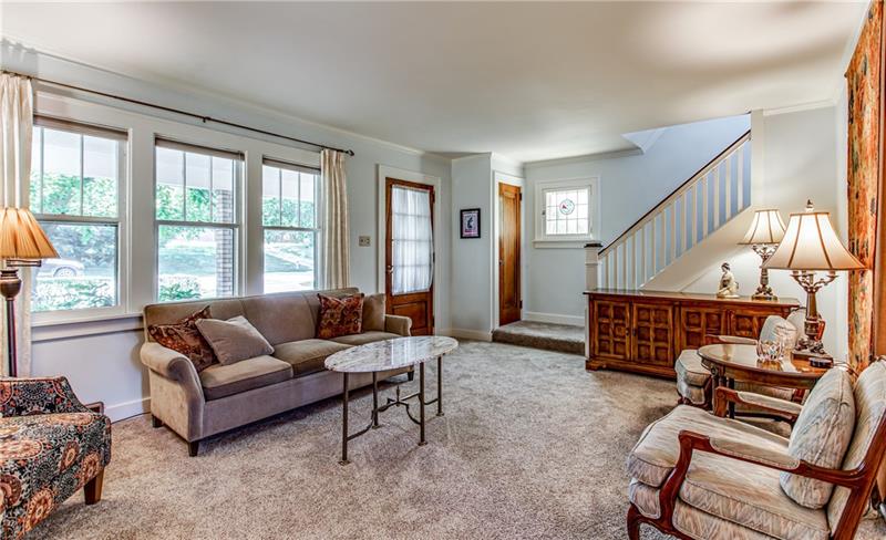 365 Goldsmith Road Pittsburgh, PA 15237 - Photo 2 of 25