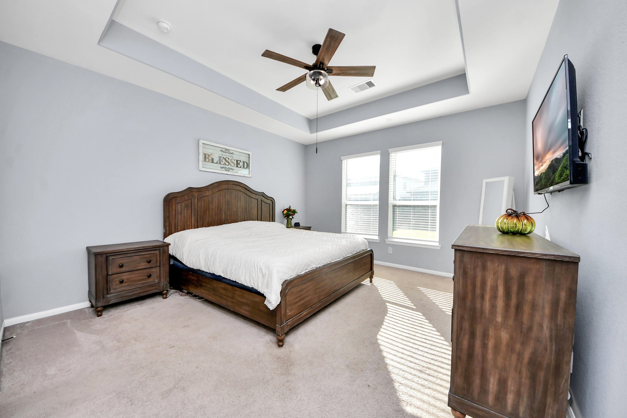 427 Alaska Cedar Drive Crosby, TX 77532 - Photo 29 of 35 a bedroom with a bed and window