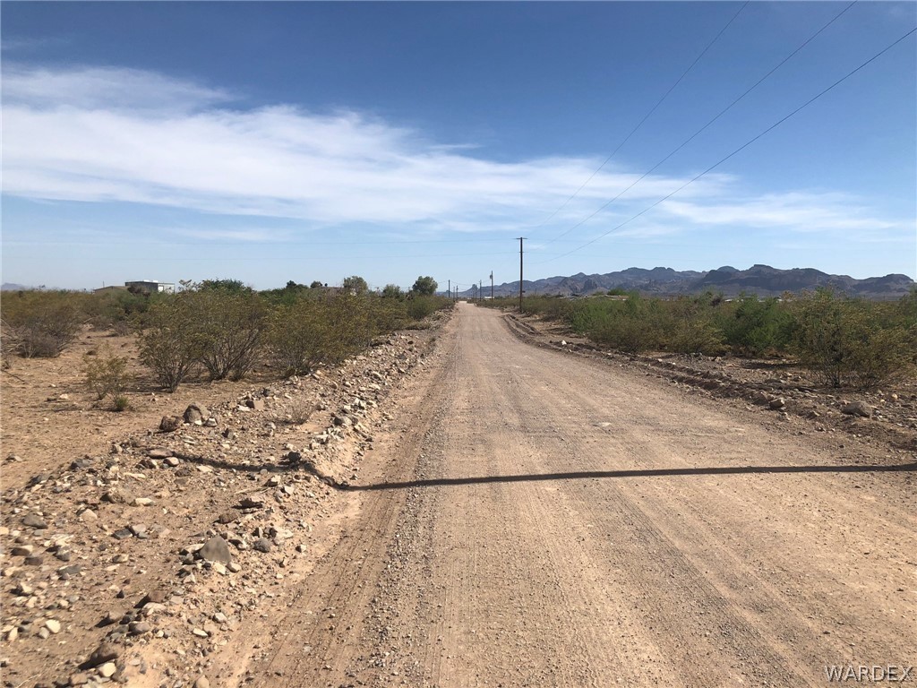 3792 Elfrida Road Golden Valley, AZ 86413 - Photo 2 of 8
