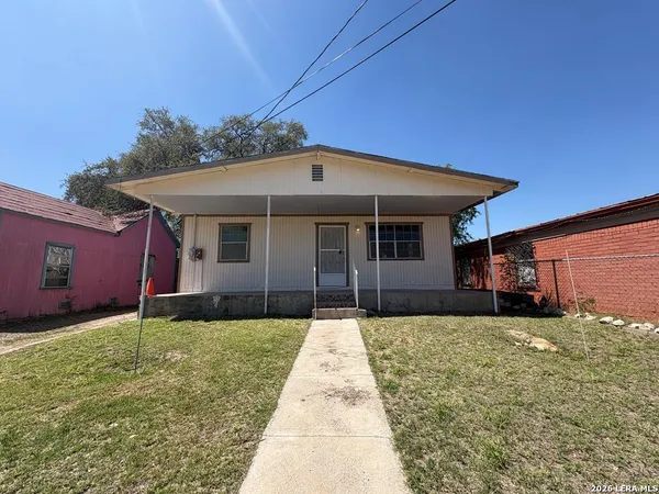 $189,000 | 555 North Adams Street, Eagle Pass, TX 78852
