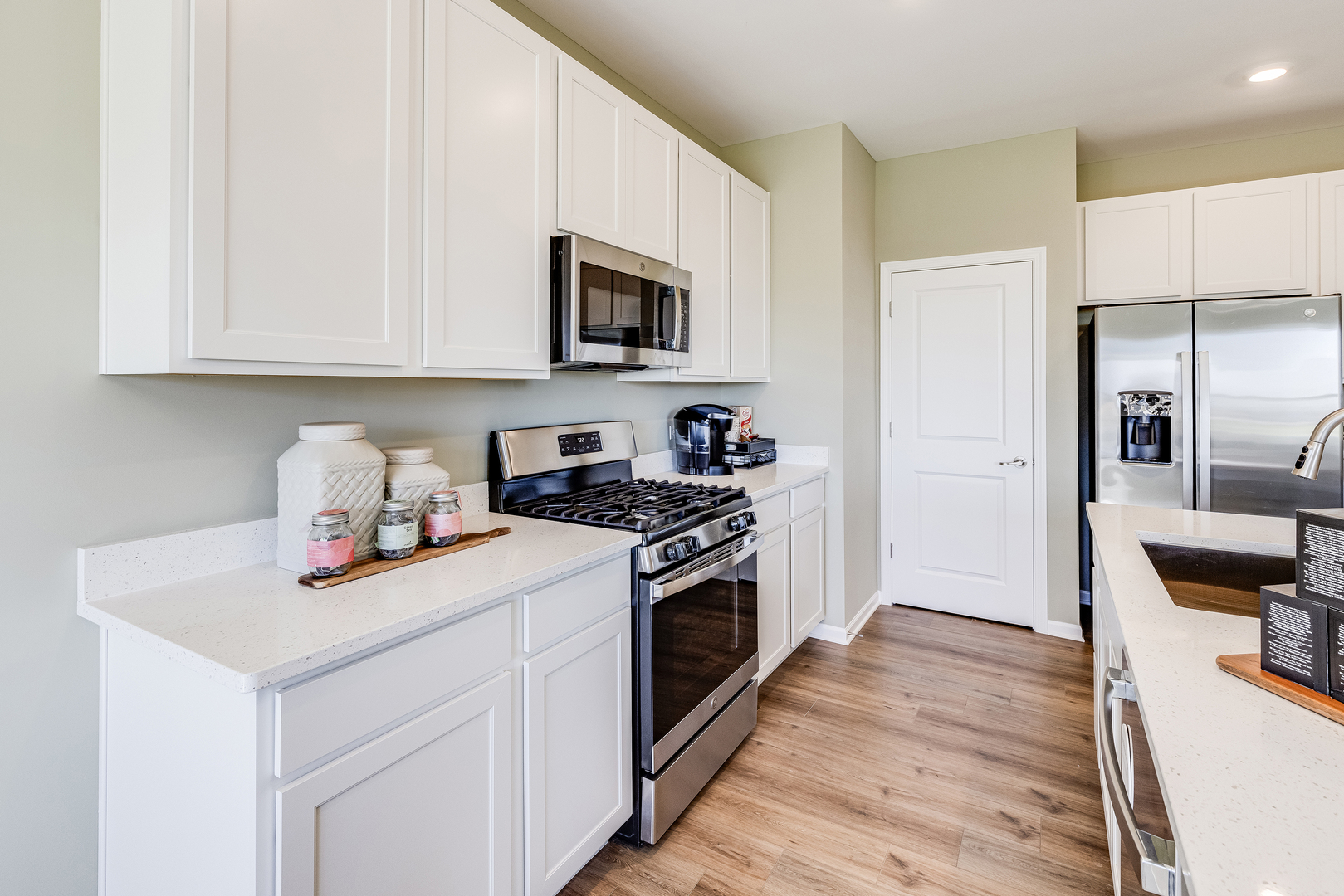 357 Cottrell Lane Aurora, IL 60506 - Photo 4 of 20