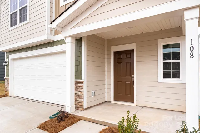 $2,200 | 108 Rock Avenue, Statesville, NC 28625