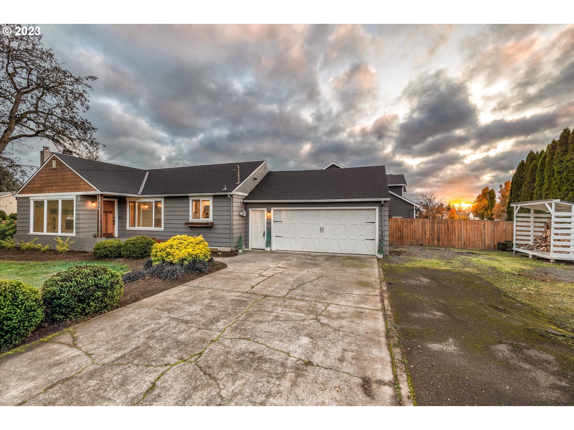 11836 Partlow Road Oregon City, OR 97045 - Photo 2 of 44 Gallery Image 2
