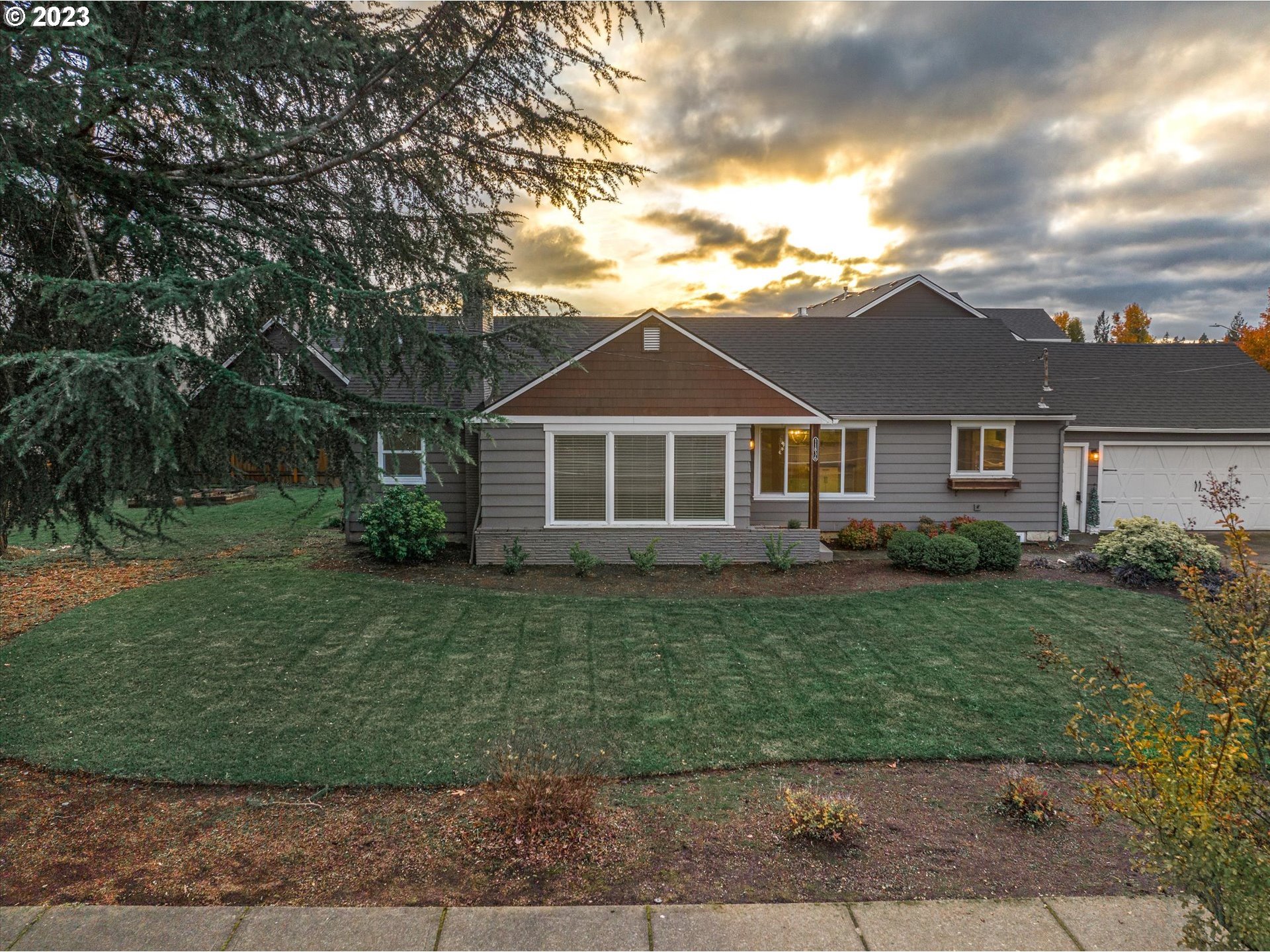 11836 Partlow Road Oregon City, OR 97045 - Photo 3 of 44 Gallery Image 3