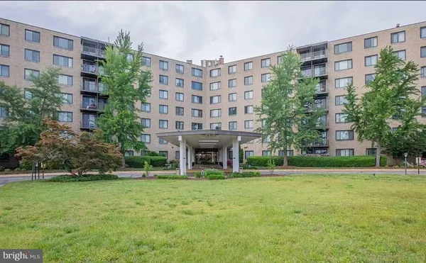 a large building with a yard