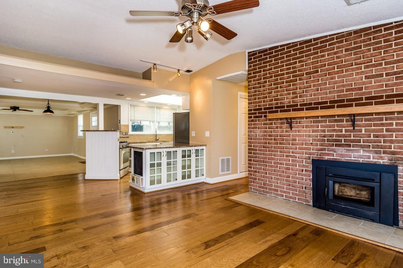 3136 Manor Road Falls Church, VA 22042 - Photo 4 of 24 Interior View Of Great Room living space