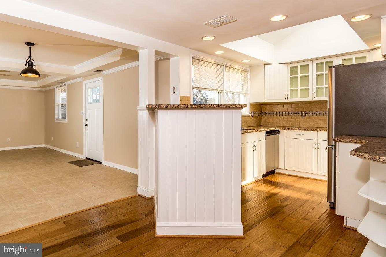 3136 Manor Road Falls Church, VA 22042 - Photo 8 of 24 Interior (General)