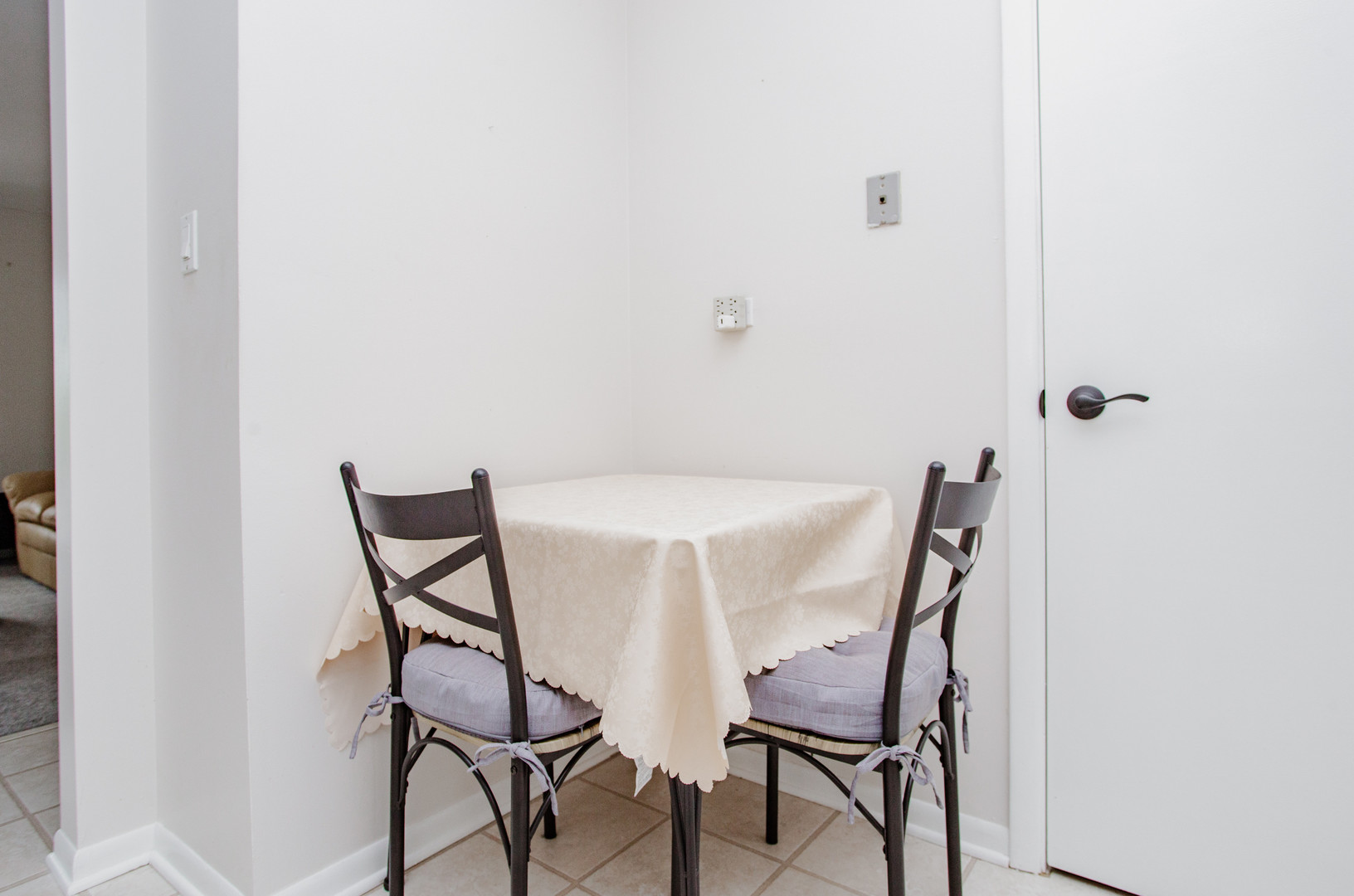 701 West Central Road, Unit B4 Mount Prospect, IL 60056 - Photo 9 of 20 Gallery Image 9