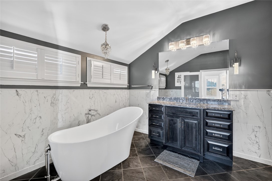 92 Locust Street Portsmouth, RI 02871 - Photo 16 of 29