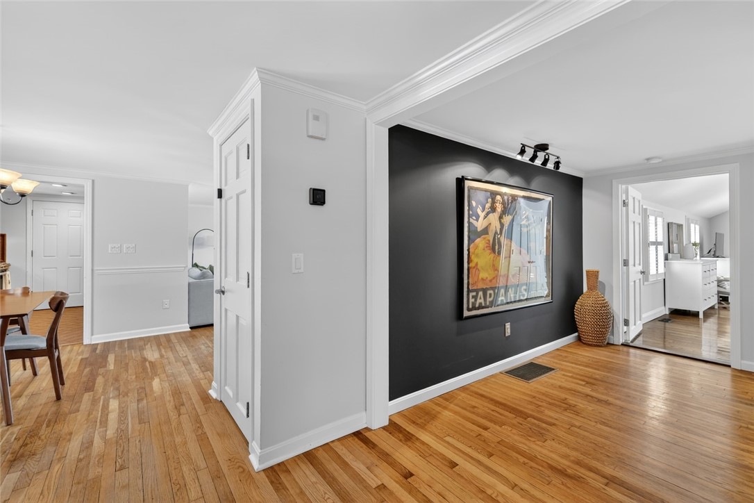 92 Locust Street Portsmouth, RI 02871 - Photo 6 of 29