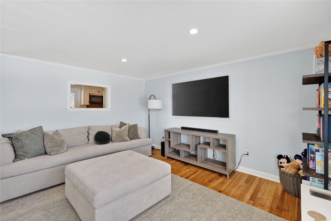 92 Locust Street Portsmouth, RI 02871 - Photo 9 of 29