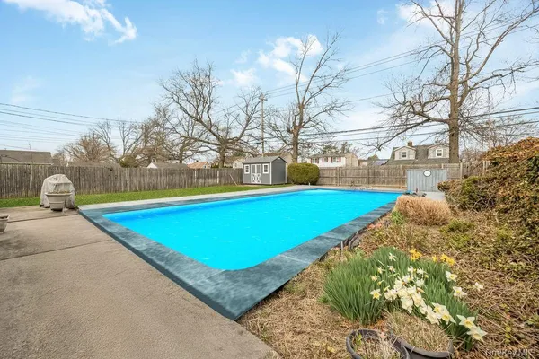 $799,000 | 95 Elm Drive North, Levittown, NY 11756