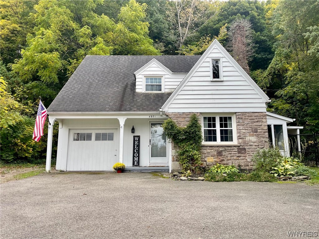 4971 Creek Rd Extension Lewiston, NY 14092 - Photo 1 of 1 Charming Hillside Cape