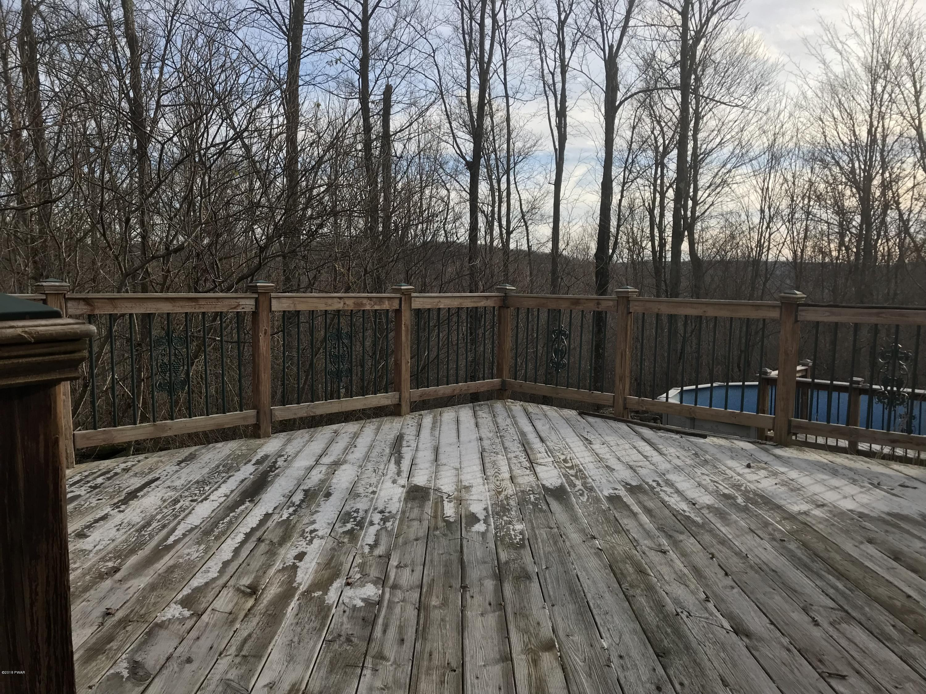 81 Callapoose Road Moscow, PA 18444 - Photo 22 of 24 Deck