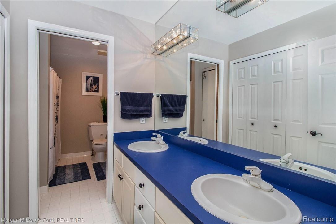 7882 Woodview Road Clarkston, MI 48348 - Photo 31 of 49 Upper level full bath #2