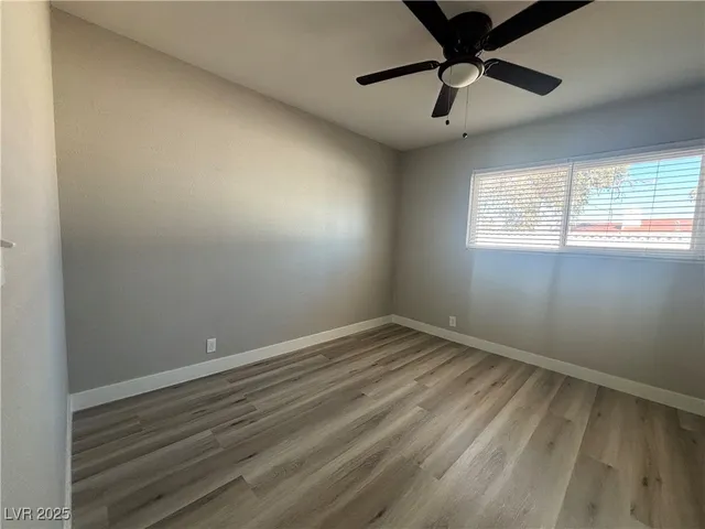 $2,400 | 940 Laramore Drive, Las Vegas, NV 89119