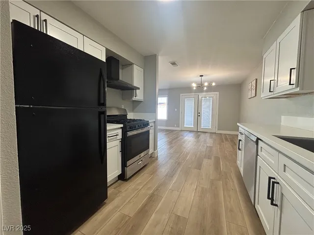 $2,400 | 940 Laramore Drive, Las Vegas, NV 89119