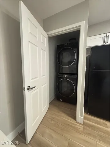 $2,400 | 940 Laramore Drive, Las Vegas, NV 89119