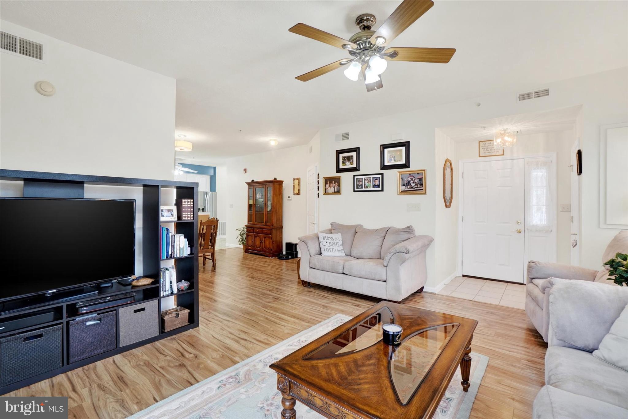 102 Marshview Road, Unit 102 Stewartstown, PA 17363 - Photo 5 of 25 A seamless flow between the main living spaces.