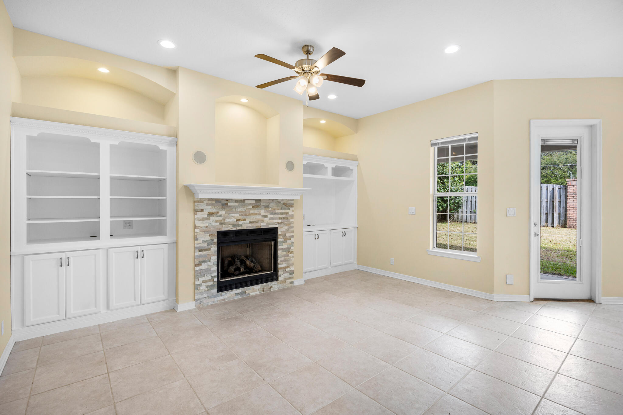 1050 Roxanna Road Fort Walton Beach, FL 32547 - Photo 11 of 43 1050Roxanna_11