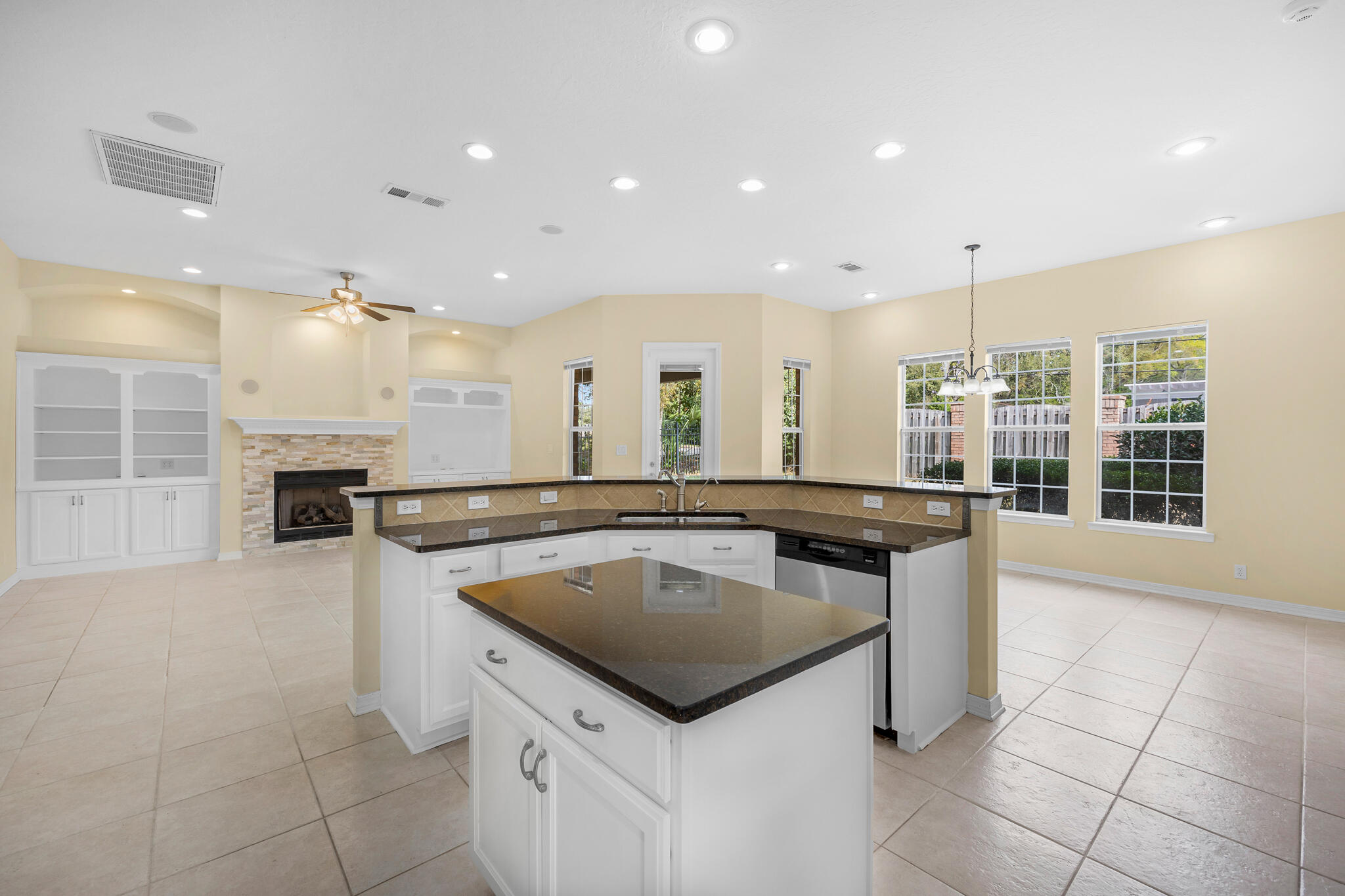 1050 Roxanna Road Fort Walton Beach, FL 32547 - Photo 6 of 43 1050Roxanna_06