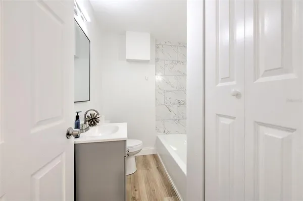 $2,300 | 2002 East Hanna Avenue, Tampa, FL 33610