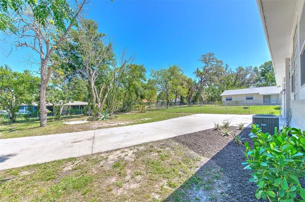 $2,300 | 2002 East Hanna Avenue, Tampa, FL 33610