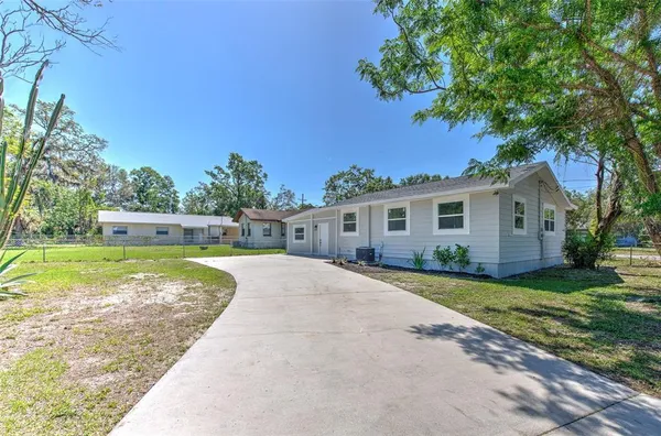 $2,300 | 2002 East Hanna Avenue, Tampa, FL 33610