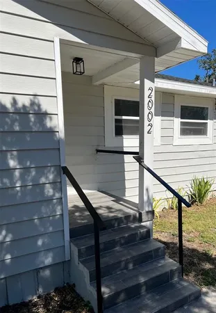 $2,300 | 2002 East Hanna Avenue, Tampa, FL 33610