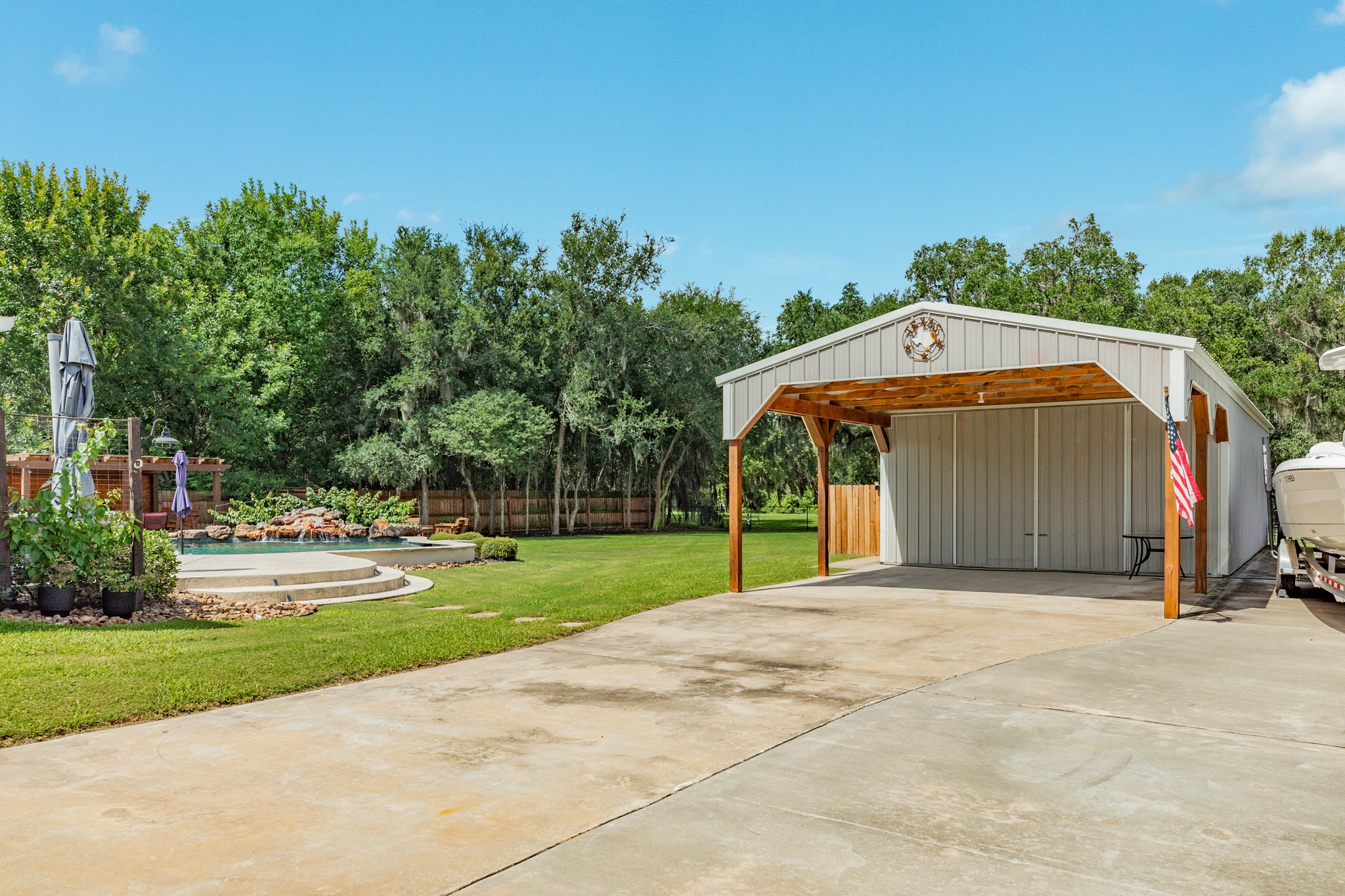 1208 Bronco Trail Angleton, TX 77515 - Photo 16 of 46