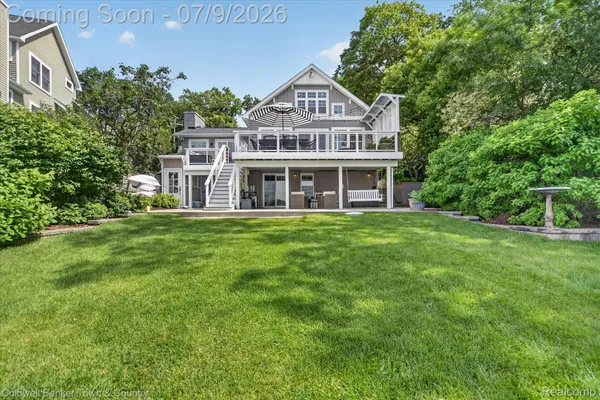 $1,075,000 | 3762 Noble, Brighton, MI 48116