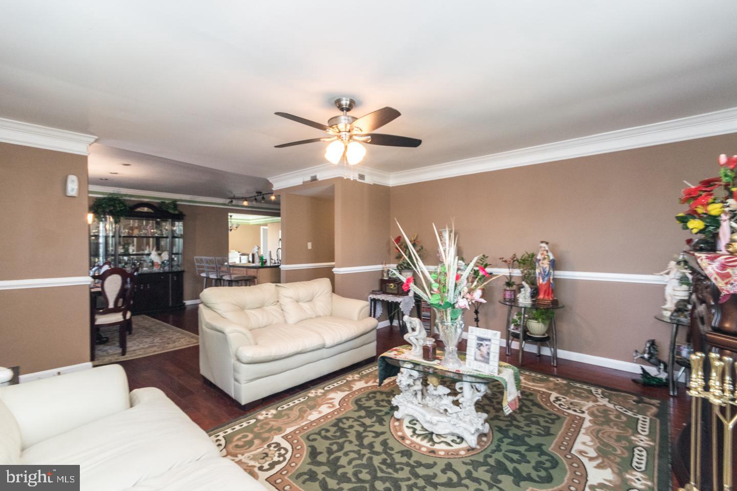201 South Harrison Road Sterling, VA 20164 - Photo 8 of 45 Gallery Image 8