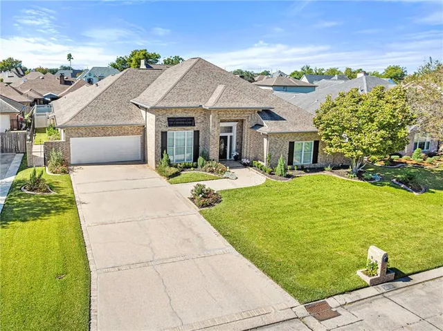 $585,000 | 26 Oak Alley Boulevard, Marrero, LA 70072