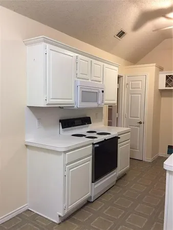 $2,300 | 2127 Dover Drive, Carrollton, TX 75006